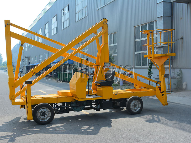 新乡曲臂式升降机